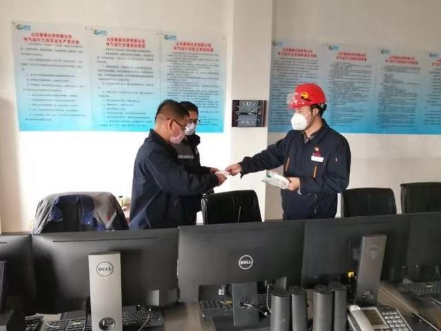 连续七天!华体会官方开户-华体会(中国)化学奔赴在路上 数百吨消毒液喷洒在济宁及周边各县区